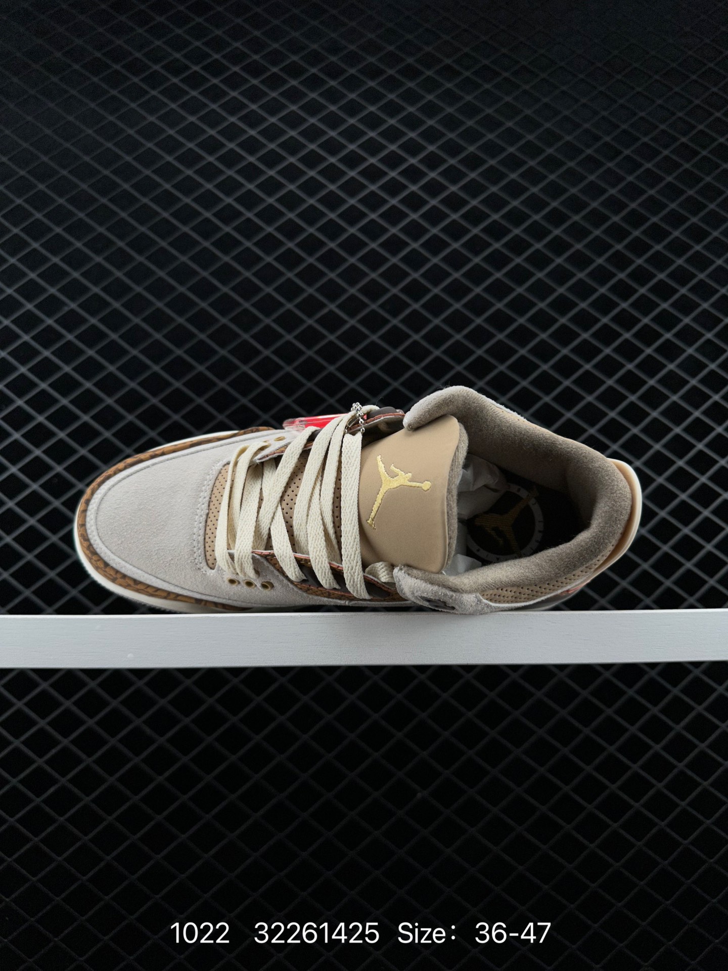 Air Jordan 3 Retro ”Hide and Sneak“